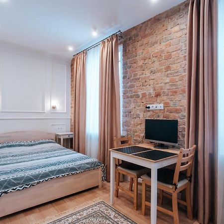 Stylish Latvian-Style Studio Apartment Near City Center, Parks, Cafes & Public Transit Рига Екстер'єр фото