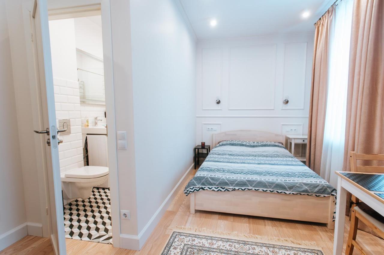 Stylish Latvian-Style Studio Apartment Near City Center, Parks, Cafes & Public Transit Рига Екстер'єр фото