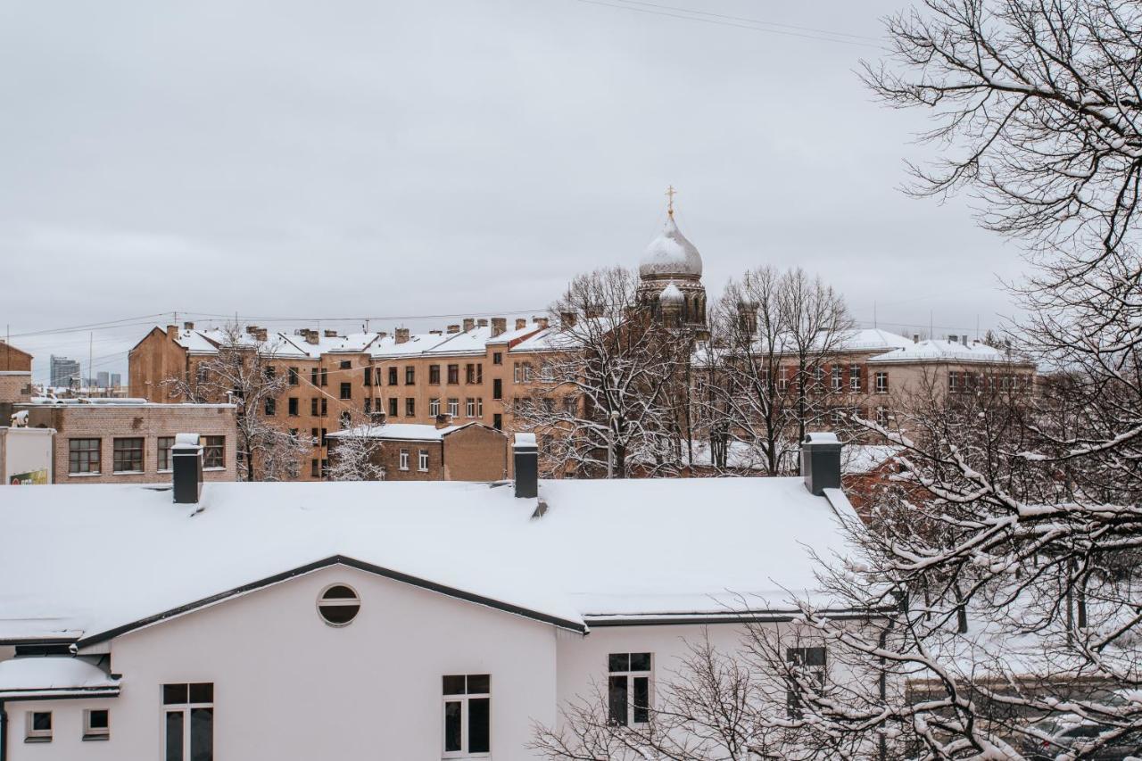 Stylish Latvian-Style Studio Apartment Near City Center, Parks, Cafes & Public Transit Рига Екстер'єр фото